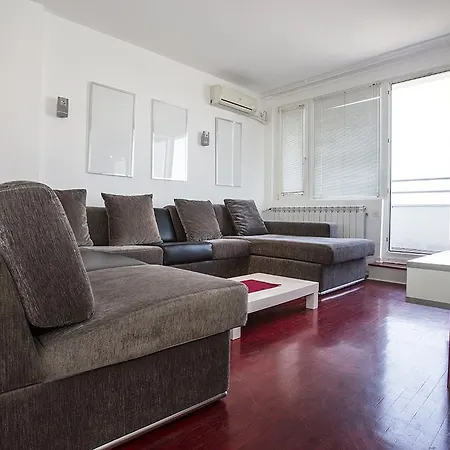 Sunset Apartment *